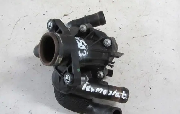 Mercedes-Benz B W246 W242 Thermostat/thermostat housing A2702000615