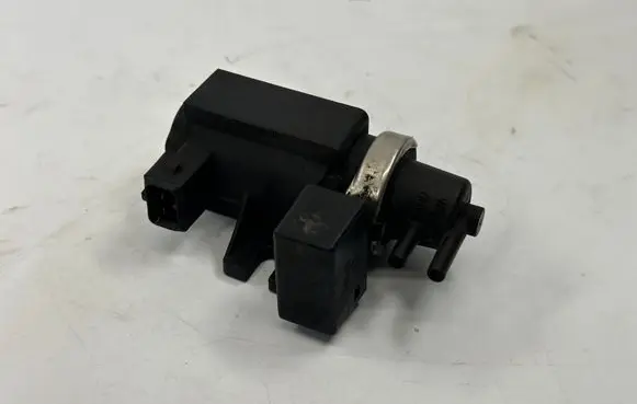 BMW X3 E83 Valve vacuum 2247906 11742247906 7796634