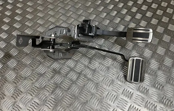 Peugeot 308 Pedal assembly 9674829180