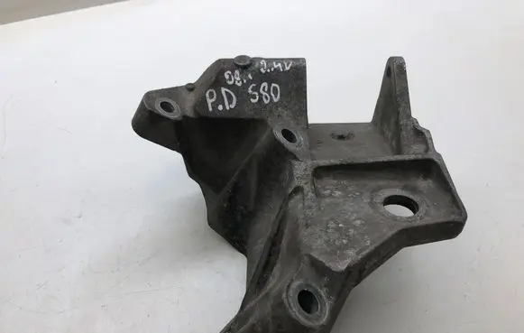 Volvo S80 Engine mounting bracket 6G926P096FE