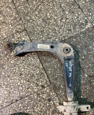 Peugeot 508 Front lower control arm/wishbone