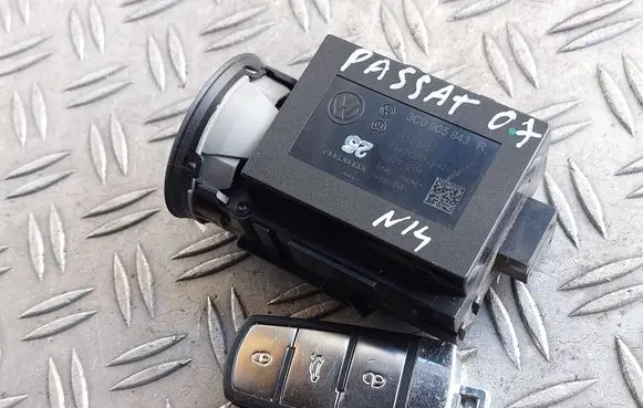 Volkswagen PASSAT B6 Ignition lock 3C0905843R 33303401 1240190122429