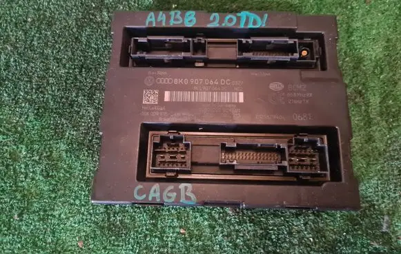 Audi A4 S4 B8 8K Comfort/convenience module 8K0907064DC 5DK009918