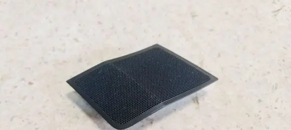 Front door high frequency speaker