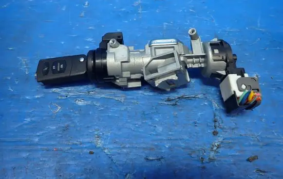 Mazda 3 II Ignition lock C23666938B X1T26471A
