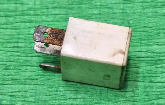 Ford Mondeo MK I Other relay 98AG13L028AA X000 A1008