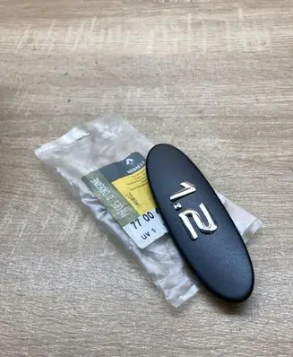 Renault Clio II Fender model badge letters 7700424267
