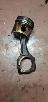 Mercedes-Benz E W212 Piston with connecting rod 65100