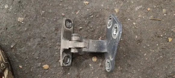 BMW X5 E53 Tailgate/trunk/boot hinge 8402183
