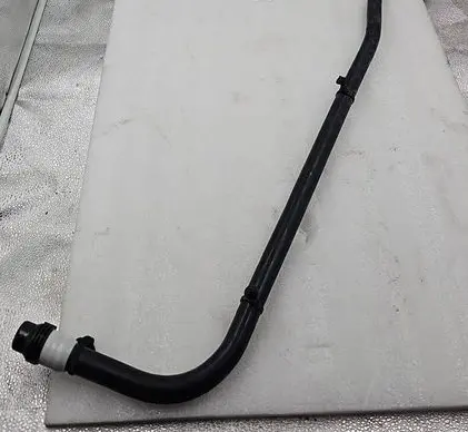Tesla Model 3 Engine coolant pipe/hose 1628804-00-B 162880400B 1628804