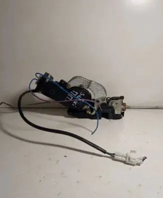 Suzuki Grand Vitara I Front door lock