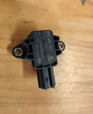 Audi A3 S3 A3 Sportback 8P Airbag deployment crash/impact sensor 8P0955557 23081 023720