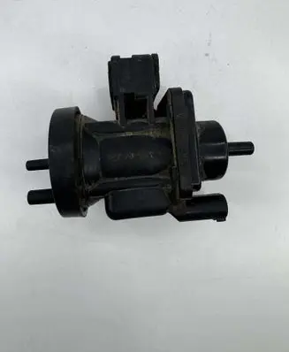 Mercedes-Benz C W203 Valve vacuum A005450427
