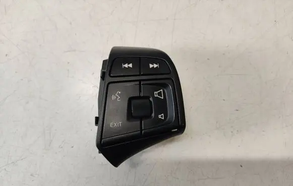 Volvo S60 Steering wheel buttons/switches 31318643