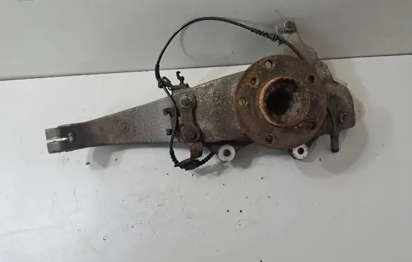 BMW 6 F12 F13 Front wheel hub 6775770 6850158