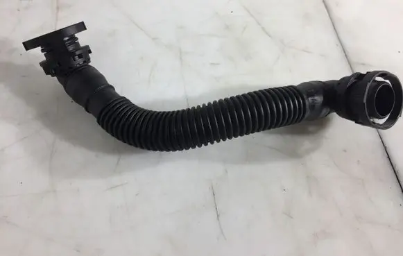 Volkswagen PASSAT B7 Breather hose/pipe 03L103493AE