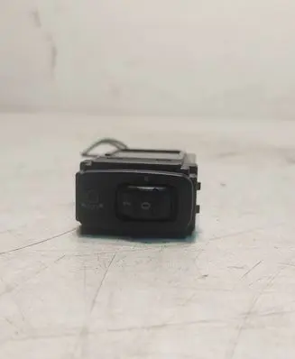 Mitsubishi Pajero Seat control switch 2G25