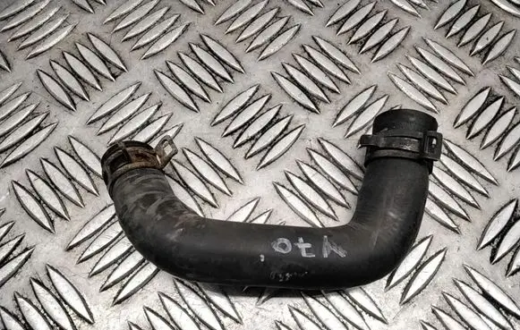 Volvo V70 Engine coolant pipe/hose 31368237