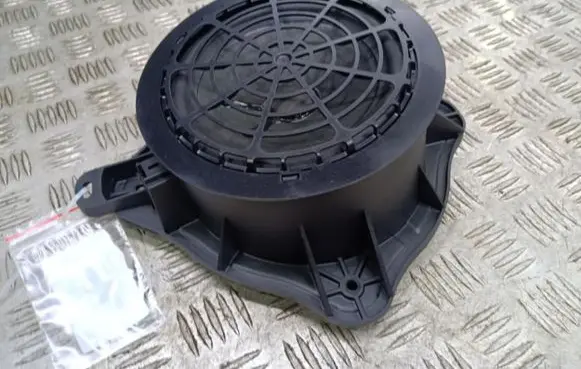 Opel Astra L Subwoofer speaker 9842087880