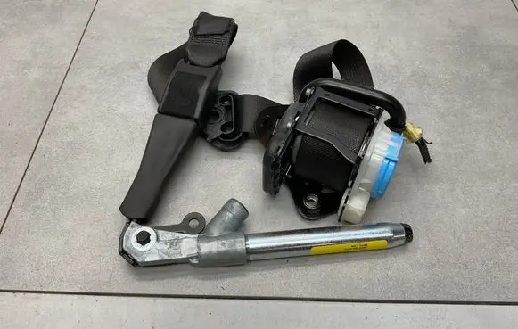 Opel Insignia A Front seatbelt 502JH412P1