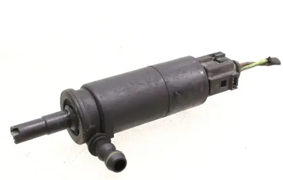 Volkswagen PASSAT B6 Headlight washer pump 3B7955681