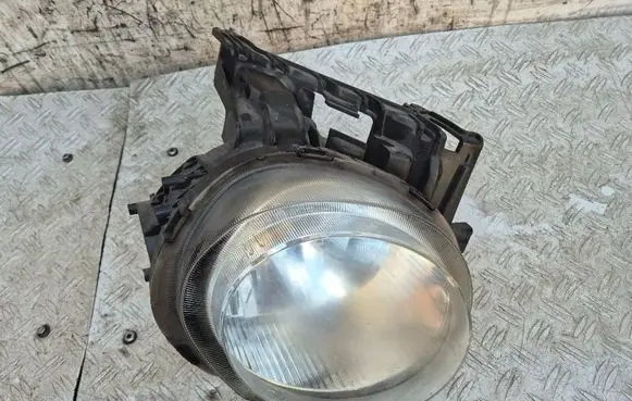 Nissan Juke I F15 Headlight/headlamp HCR660