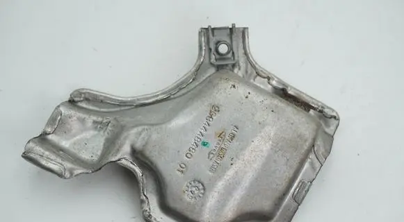 Peugeot RCZ Heat shield in engine bay 9684448480