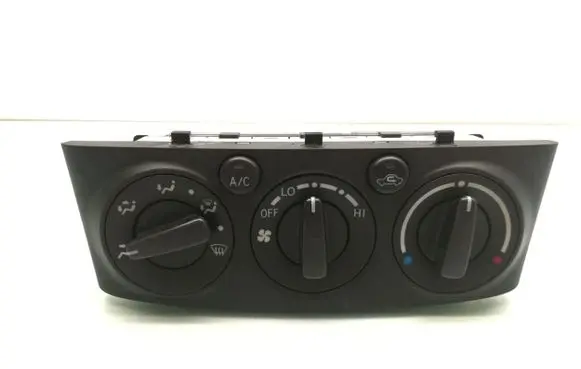 Toyota Avensis Verso Climate control unit 55900-05240 MB146570-4463