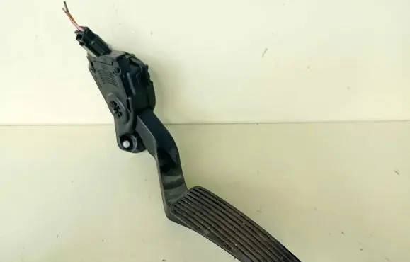 Chrysler 300 - 300C Accelerator throttle pedal 04861714AA