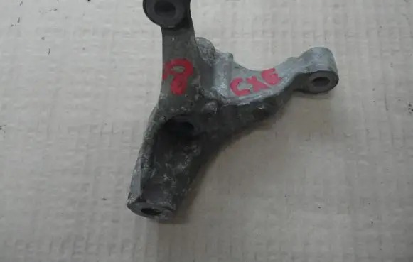 Volkswagen Transporter - Caravelle T6 Engine mounting bracket 03N199357A