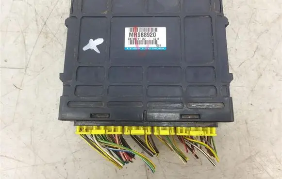 Mitsubishi Space Star Engine control unit/module MR988920