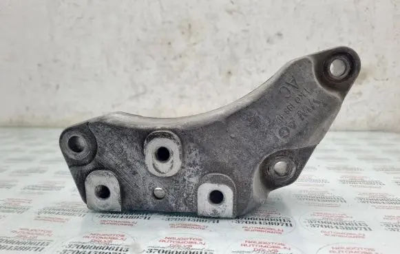 Volkswagen Golf Plus Gearbox mounting bracket 1K0199117