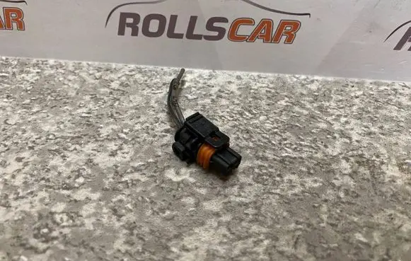 Volvo S60 Fuel injector wires 