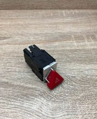 Volkswagen PASSAT B6 Hazard light switch 3C0953509A