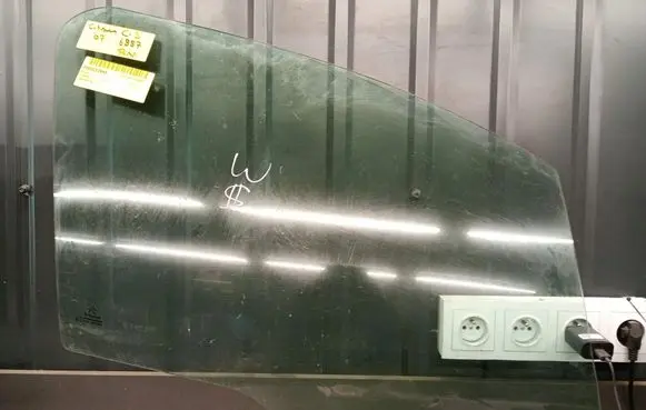 Citroen C3 Front door window glass four-door