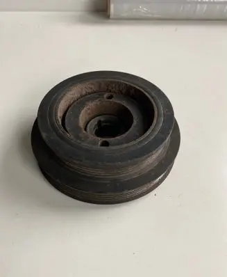 Toyota Avensis T250 Crankshaft pulley 134700000 1005B03120