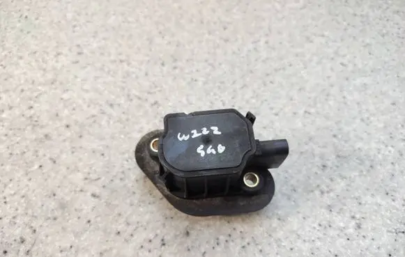 Mercedes-Benz S W222 Camshaft position sensor A656982000012 A6569820000