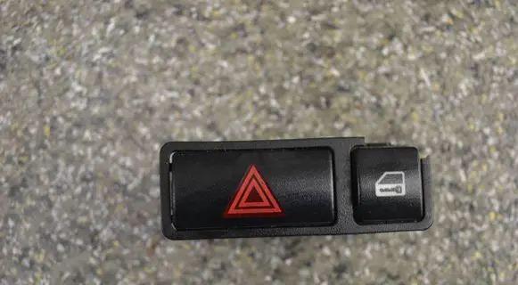 BMW 3 E46 Hazard light switch 61318368920