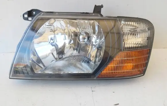 Mitsubishi Pajero Headlight/headlamp 10087420