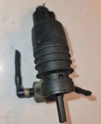 Volkswagen Polo VI Windscreen/windshield washer pump 1K6955651