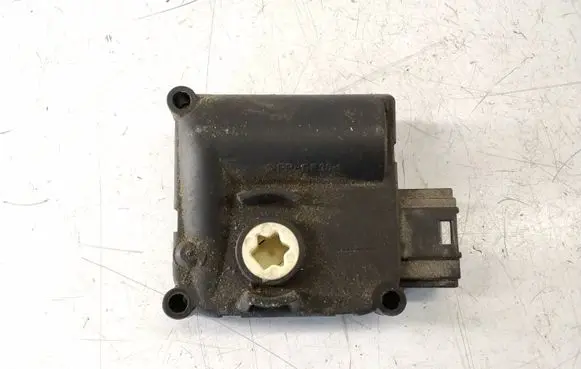 Audi A8 S8 D3 4E Air flap motor/actuator 0132801359 4F0820511A CZ1168803141