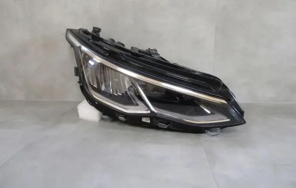 Volkswagen Golf VIII Headlight/headlamp