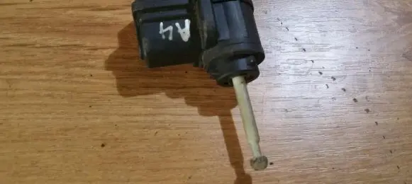 Audi A4 S4 B5 8D Headlight level adjustment motor 