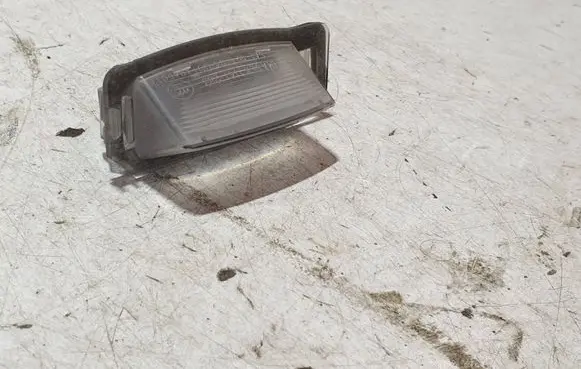 Mitsubishi Outlander Number plate light 1141283
