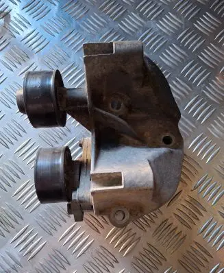 Opel Vivaro Timing belt/chain tensioner 117105508R