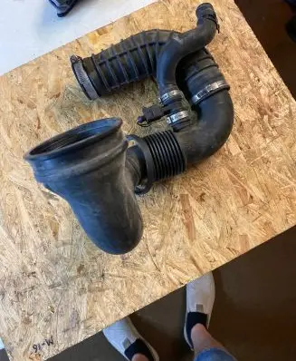 Audi A8 S8 D3 4E Air intake duct part 057129609F