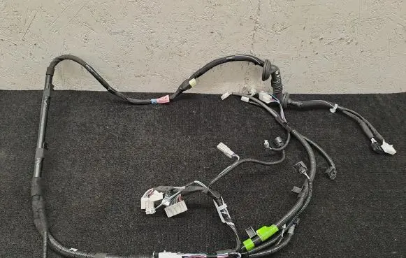 Toyota RAV 4 (XA50) Tailgate/trunk wiring harness 8218442A71 8HKX1V97C61 000122220218