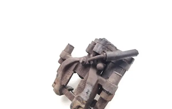 Volkswagen PASSAT B8 Rear brake caliper 3Q0615405J