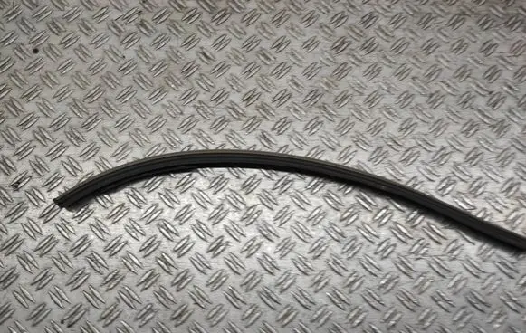 Mini Cooper Countryman R60 Rear side glass trim 9803780