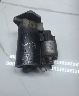 Volkswagen Polo III 6N 6N2 6NF Starter motor 0001112044